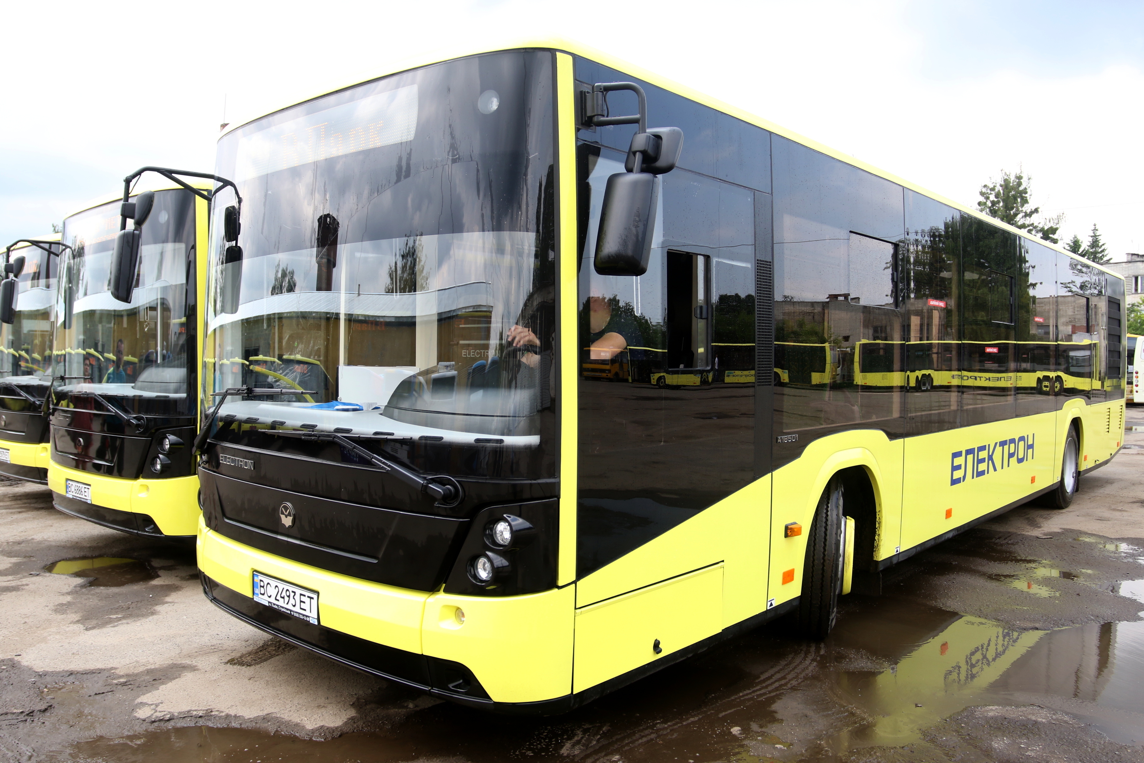 316 нових трамваїв, тролейбусів та автобусів